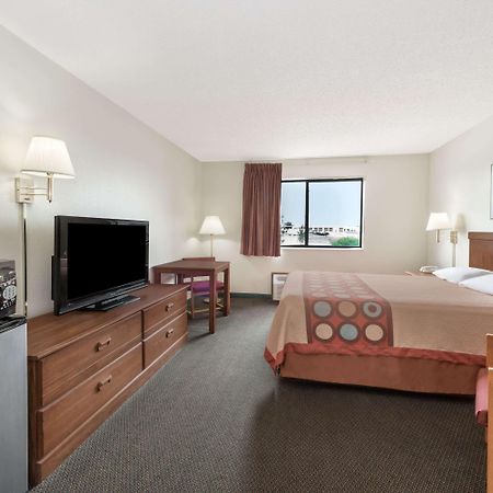 Super 8 By Wyndham Smithville Lake Екстериор снимка