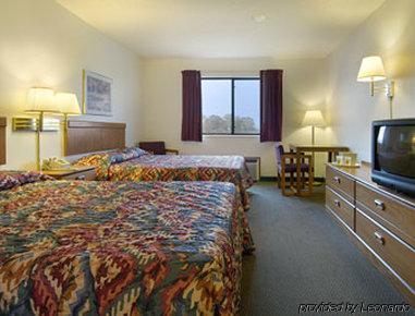 Super 8 By Wyndham Smithville Lake Стая снимка